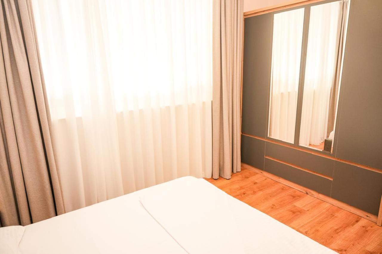 Bougainvilla Apartments Tiranë Luaran gambar